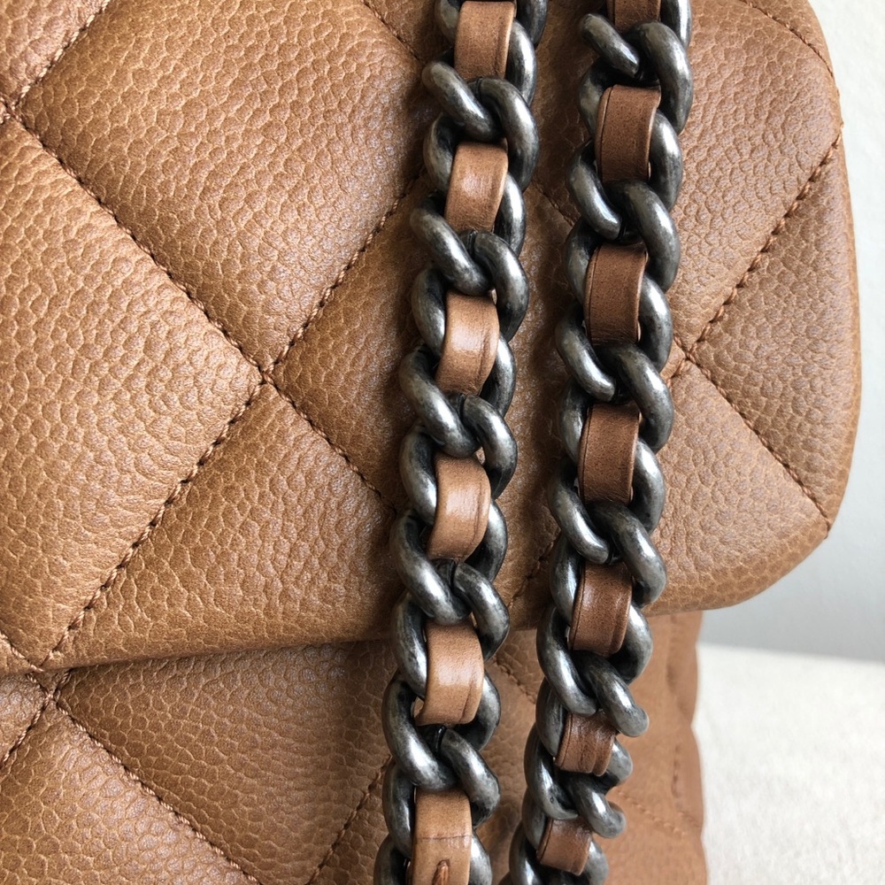 Chanel brown caviar flap - Picture 10 of 16